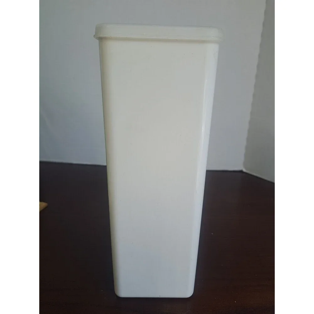 Vintage Tupperware Cheesekeeper With Lid 1696-8
